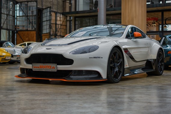 Aston Martin Vantage GT 12