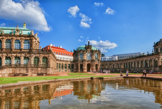 Zwinger null